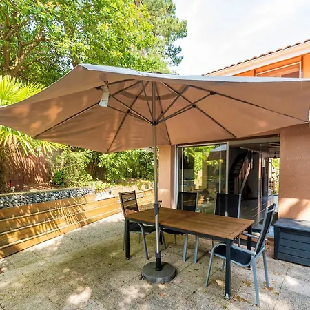 Maison Chaleureuse Avec Terrasse Feriehus